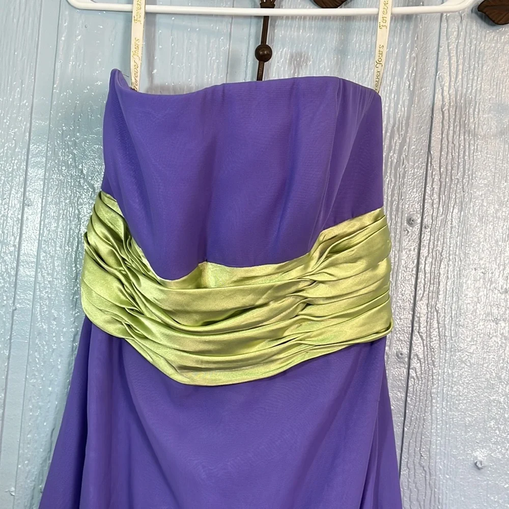 Semi formal dress size 8 - Picture 2 of 10